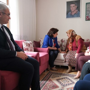 Valimizin Kıymetli Eşi Süreyya Yavuz Hanımefendi ile Şehit Annelerimize Vefa Ziyareti - fotoğraf 6