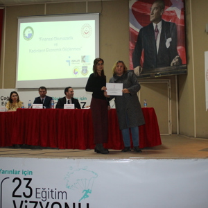Sinop'ta “'Finansal Okuryazarlık ve Kadınların Güçlenmesi” Konulu Panel Düzenlendi - fotoğraf 17
