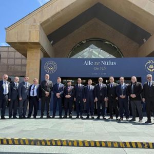 Cumhurbaşkanımız Sayın Recep Tayyip Erdoğan Saygıdeğer Emine Erdoğan Hanımefendi ve Bakanımız Sayın Mahinur Özdemir Göktaşın Teşrifleriyle Gerçekleştirilen Aile ve Nüfus On Yılı (2026–2035) Vizyon Tanıtım Programına İl Müdürümüz Abdurrahman Bilgiç Katılım Sağlamıştır - fotoğraf 6