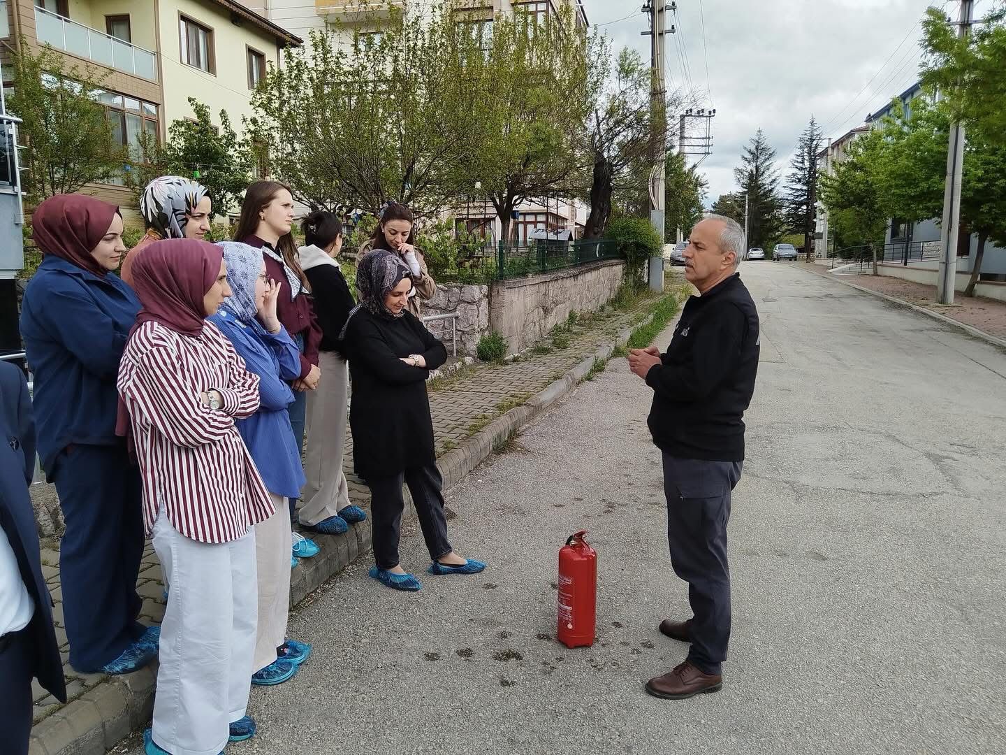 Afet Farkındalık ve Yangınla Mücadele Eğitimleri Gerçekleştirildi