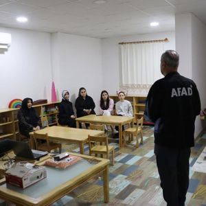 Afet Farkındalık ve Yangınla Mücadele Eğitimleri Gerçekleştirildi - fotoğraf 6