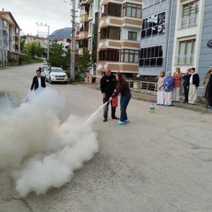 Afet Farkındalık ve Yangınla Mücadele Eğitimleri Gerçekleştirildi - fotoğraf 9