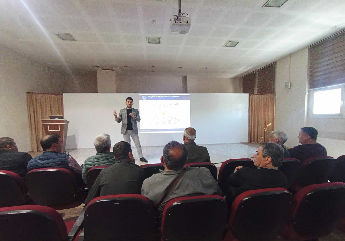 Turgutlu’da Muhtarlara Koruyucu Aile Hizmeti Bilgilendirmesi Yapıldı