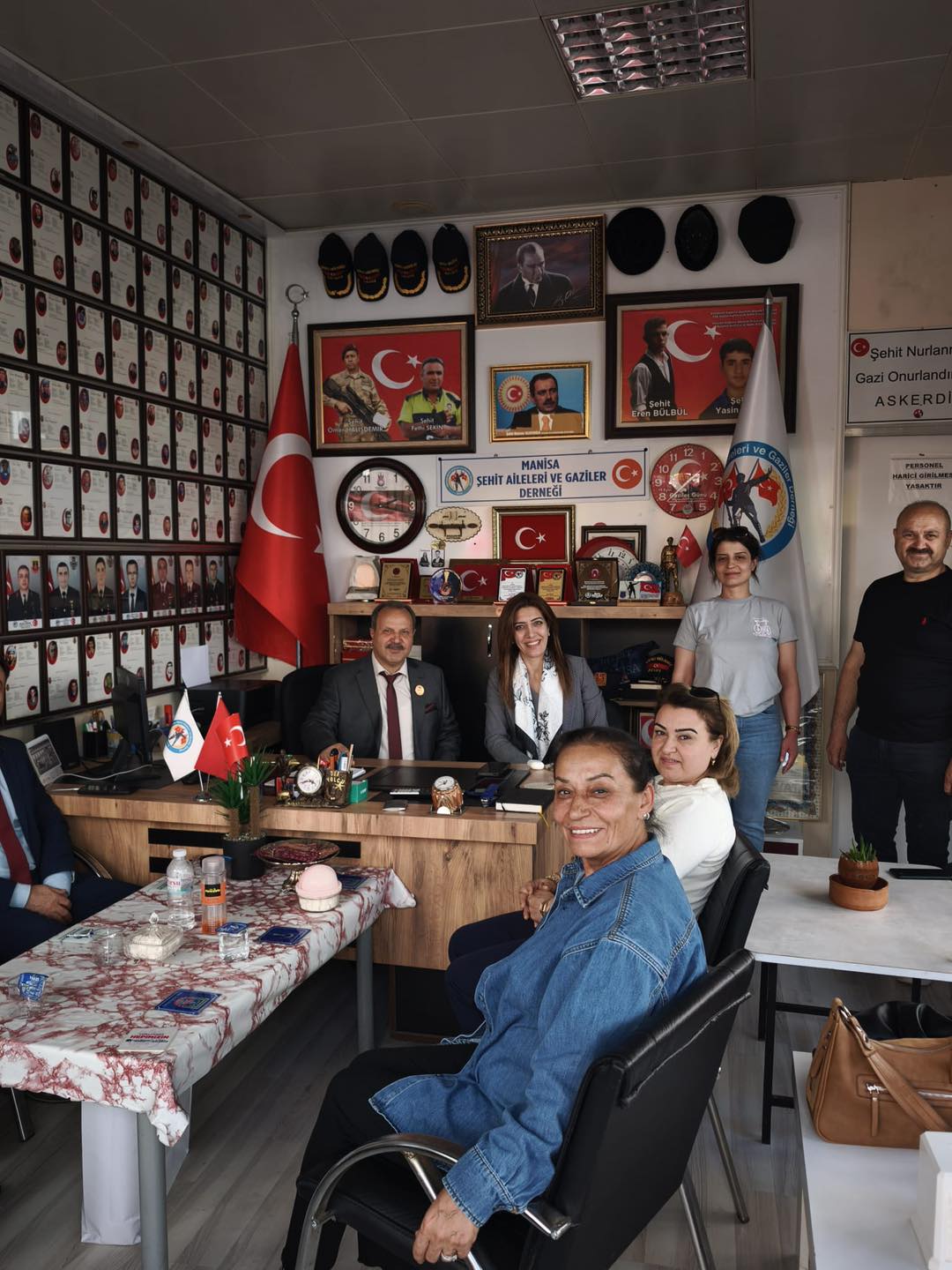 İl Müdürümüz Şehit Aileleri ve Gaziler Derneğini Ziyaret Etti