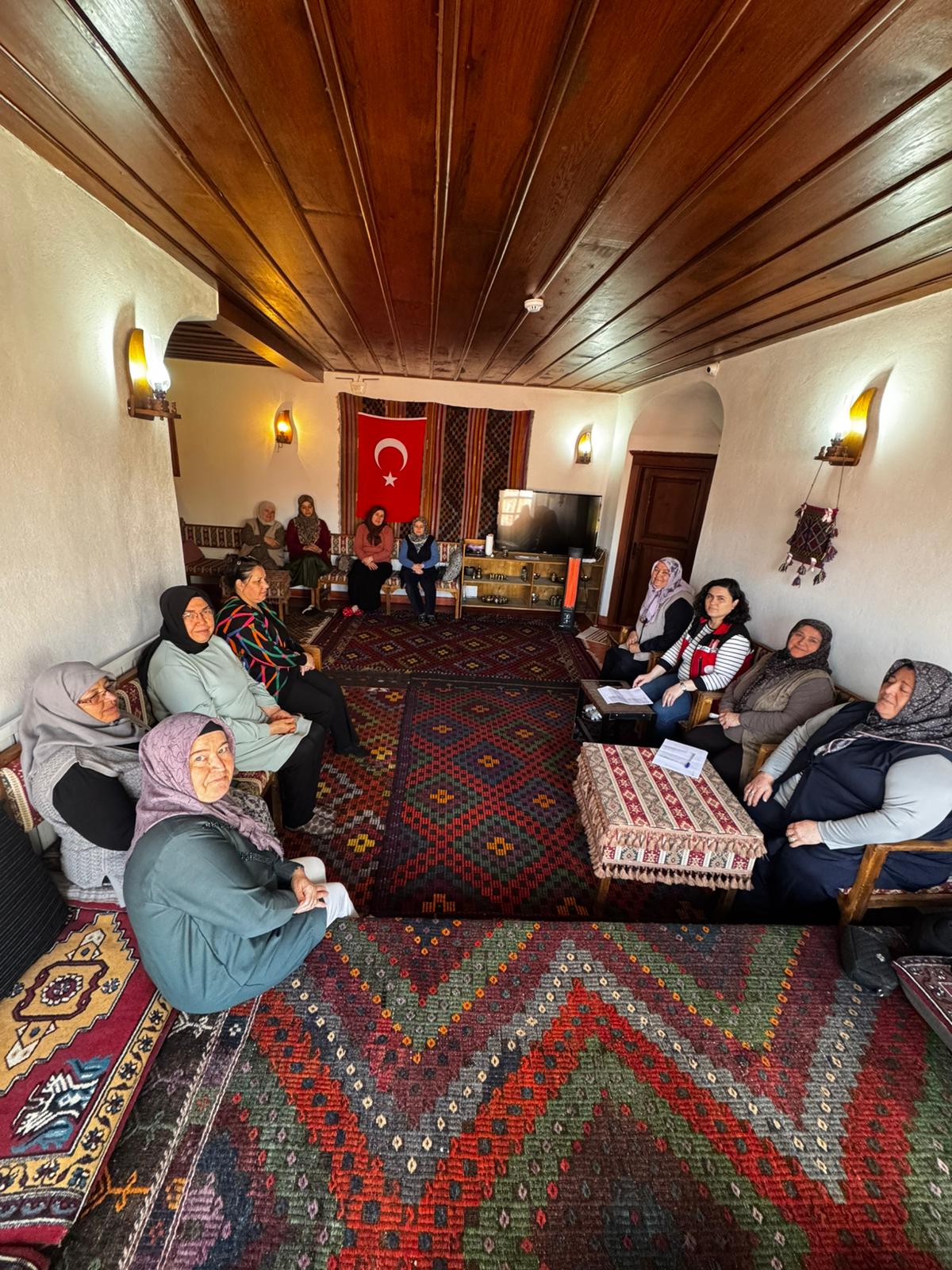 Sandıklı Kadın Kültür Evinde Aile Olmak Konusunda Bilgilendirici Eğitim Düzenlendi.