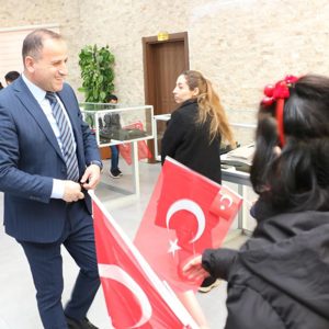 Vefanın En Güzel Hali: Minik Yüreklerle Şehitlik Ziyareti - fotoğraf 4