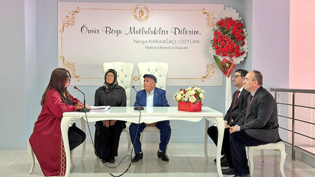 Huzurevinde Anlamlı Evlilik Birliği