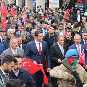 ŞANLIURFA’NIN KURTULUŞUNUN 106. YILINDA YÜRÜYÜŞ ETKİNLİĞİ GERÇEKLEŞTİRİLDİ - fotoğraf 5