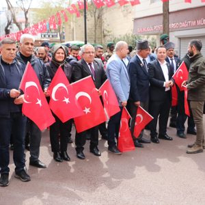 ŞANLIURFA’NIN KURTULUŞUNUN 106. YILINDA YÜRÜYÜŞ ETKİNLİĞİ GERÇEKLEŞTİRİLDİ - fotoğraf 7