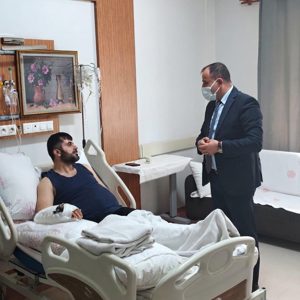 Siverek’te Yaralanan Öğretmenimize Ziyaret - fotoğraf 2