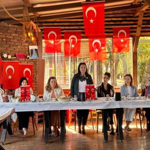 Anneler Günü Münasebetiyle Şehit Anneleri ve Eşleriyle Anlamlı Buluşma. - fotoğraf 9