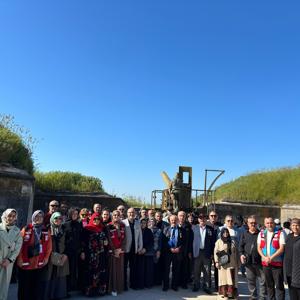 Şehit Yakınları ve Gazi Ailelerine Yönelik Çanakkale Tarihi Gezisi Düzenlendi - fotoğraf 2