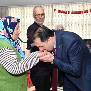 İl Müdürümüz İlkay Türkoğlu, Anneler Günü vesilesiyle Nazilli Haluk Alıcık Huzurevi Müdürlüğümüzü Ziyareti - fotoğraf 1