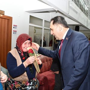İl Müdürümüz İlkay Türkoğlu, Anneler Günü vesilesiyle Nazilli Haluk Alıcık Huzurevi Müdürlüğümüzü Ziyareti - fotoğraf 7
