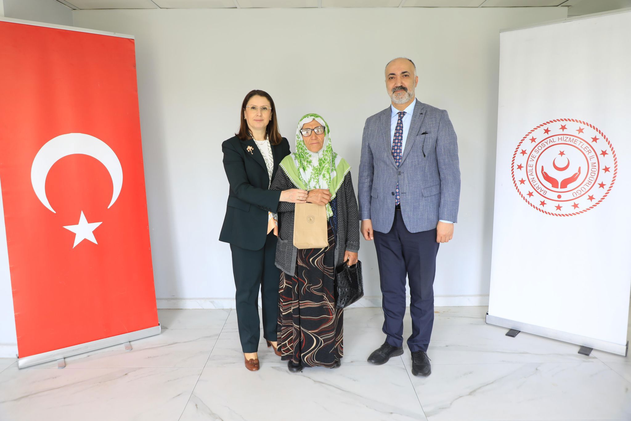 Anneler Günü vesilesiyle şehit annelerimiz onuruna düzenlenen kahvaltı programı gerçekleştirildi. - fotoğraf 5
