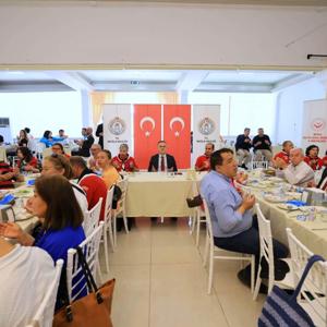 10-16 Mayıs Engelliler Haftası kapsamında, Valimiz Sayın Dr. İdris AKBIYIK ve İl Müdürümüz Yakup KÜTÜK, engelleri aşan özel bireylerimiz ve aileleriyle bir araya geldi. - fotoğraf 3