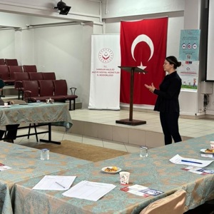 Koruyucu Ailelere Otizm Farkındalık Eğitimi Verildi - fotoğraf 1