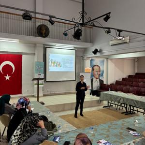 Koruyucu Ailelere Otizm Farkındalık Eğitimi Verildi - fotoğraf 2