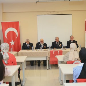 Vatan Ve Kahramanlık Buluşmaları Etkinliği Kapsamında, Gazilerimiz Erzincan Terzibaba KYK Kız Yurdu Öğrencileriyle Bir Araya Geldiler. - fotoğraf 1