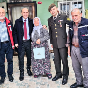 Şehidimiz Ayhan Gedikli’nin Kıymetli Anneleri Hanelerinde Ziyaret Edildi. - fotoğraf 6