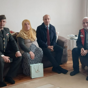 Şehidimiz Ayhan Gedikli’nin Kıymetli Anneleri Hanelerinde Ziyaret Edildi. - fotoğraf 4
