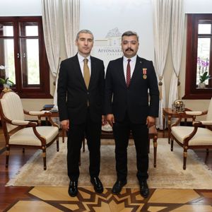 Şehit Yakınları ve Gazimiz Mehmet Özdemir Valimiz Dr.Naci Aktaş'ı Ziyaret Etti. - fotoğraf 3
