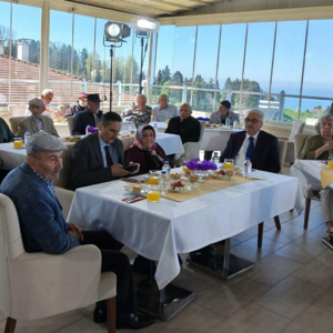 Köşk Huzurevinde, Yaklaşan Kurban Bayramı Vesilesiyle Anlamlı Ve Duygu Dolu Bir Müzik Programı Gerçekleştirildi. - fotoğraf 2