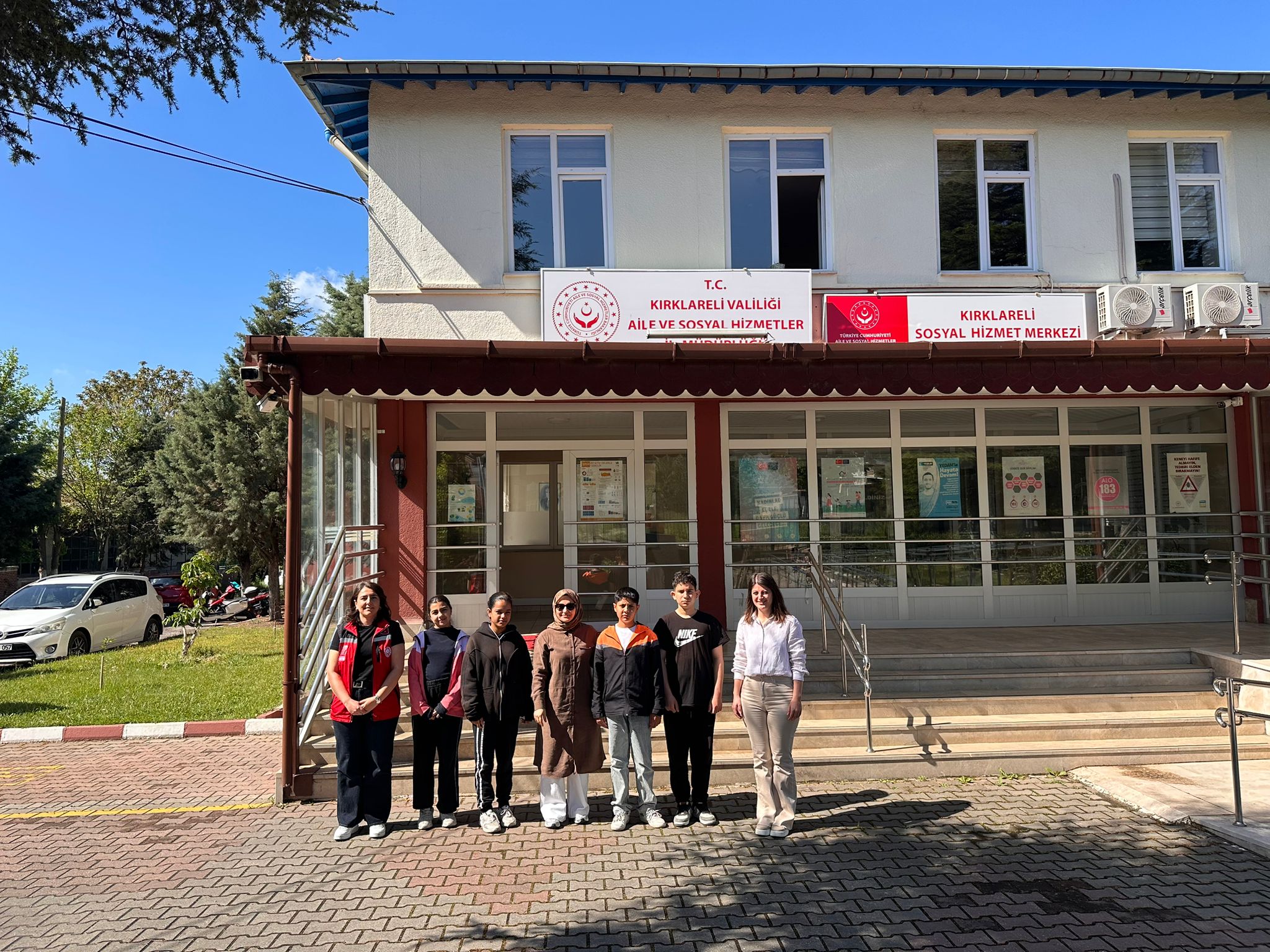 Tevfik Fikret Ortaokulu Öğrencileri Sosyal Hizmet Çalışmalarını Yerinde İnceledi
