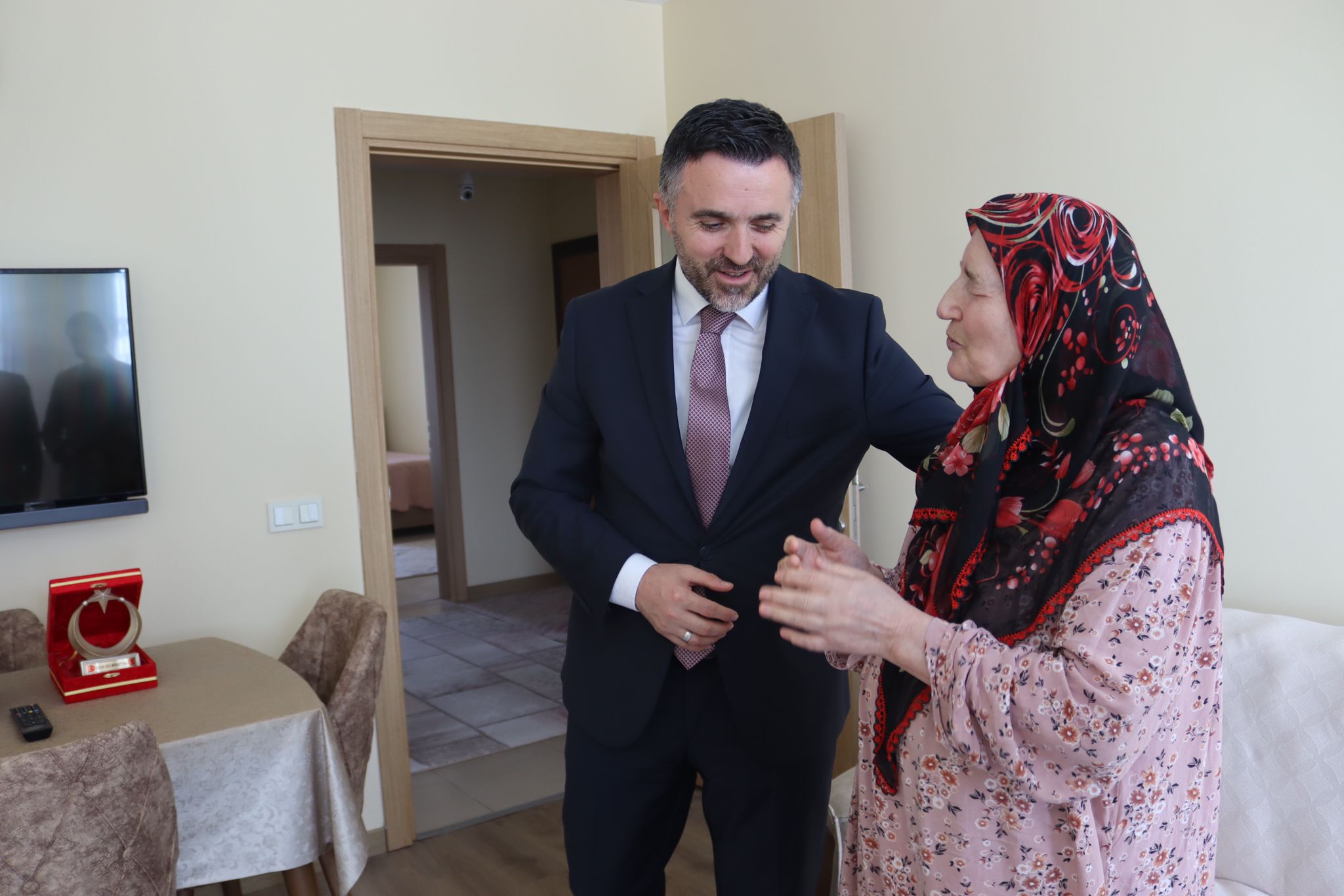 İl Müdürümüz Sn. Ömer Turan, 15 Temmuz Şehidimiz Ramazan Meşe’nin Değerli Annesi Emine Meşe’yi Ziyaret Etti