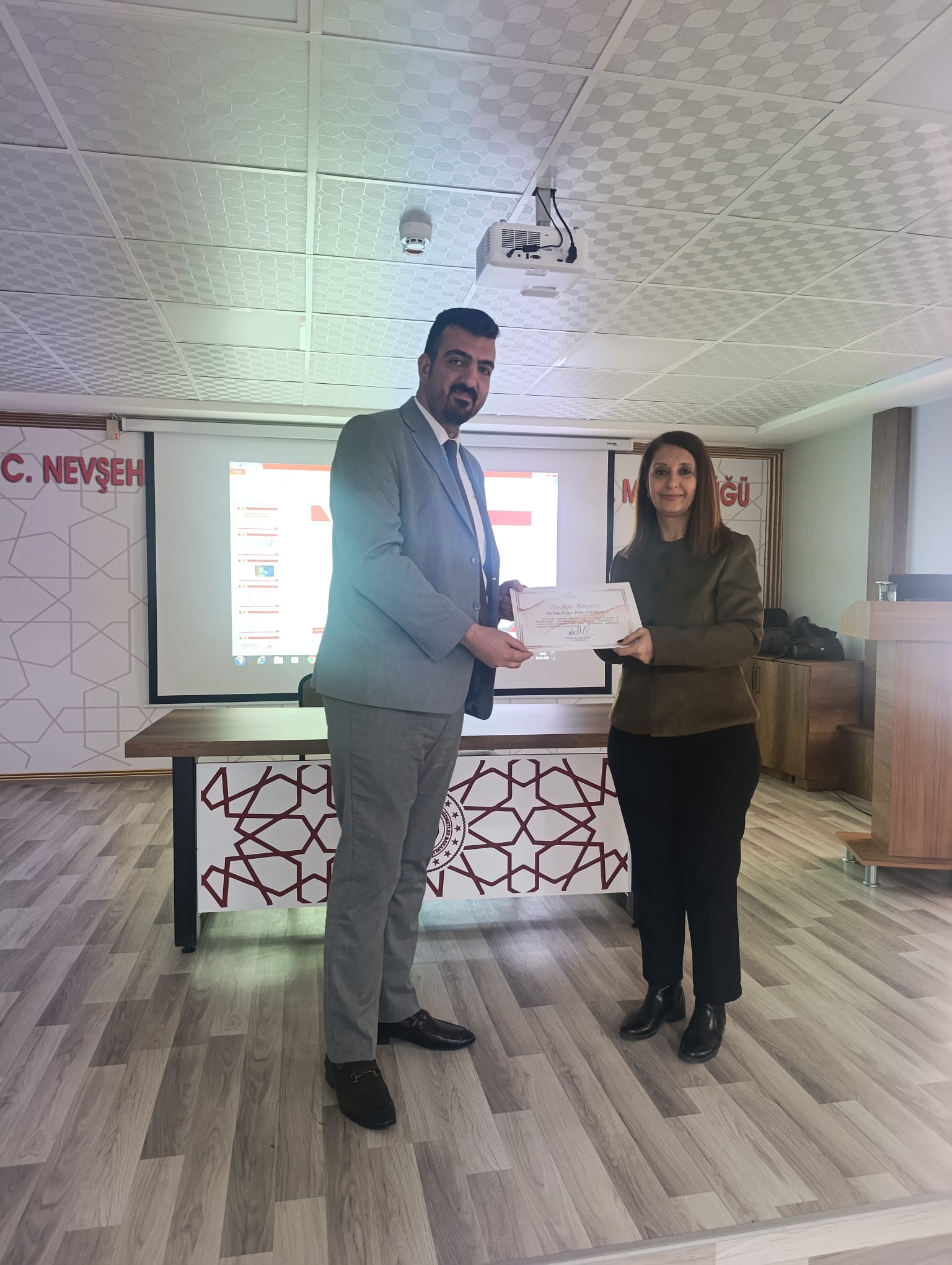 Enfeksiyon hastalıkları ve enfeksiyondan korunma konusunda eğitim düzenlendi
