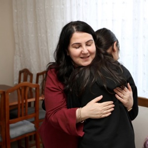 Valimiz Sayın Mehmet MAKAS’ın eşi Elif MAKAS Hanımefendi Koruyucu Ailelerimizi Ziyaret Etti. - fotoğraf 1
