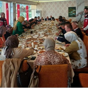 Anneler Günü Haftası Kapsamında, İl Müdürlüğümüze Bağlı Kuruluşumuz Akçaabat Sosyal Hizmet Merkezi Koordinesinde Program Gerçekleştirildi. - fotoğraf 2