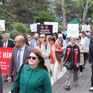 Güçlü Aile, Güçlü Toplum, Güçlü Türkiye Yürüyüşü - fotoğraf 3