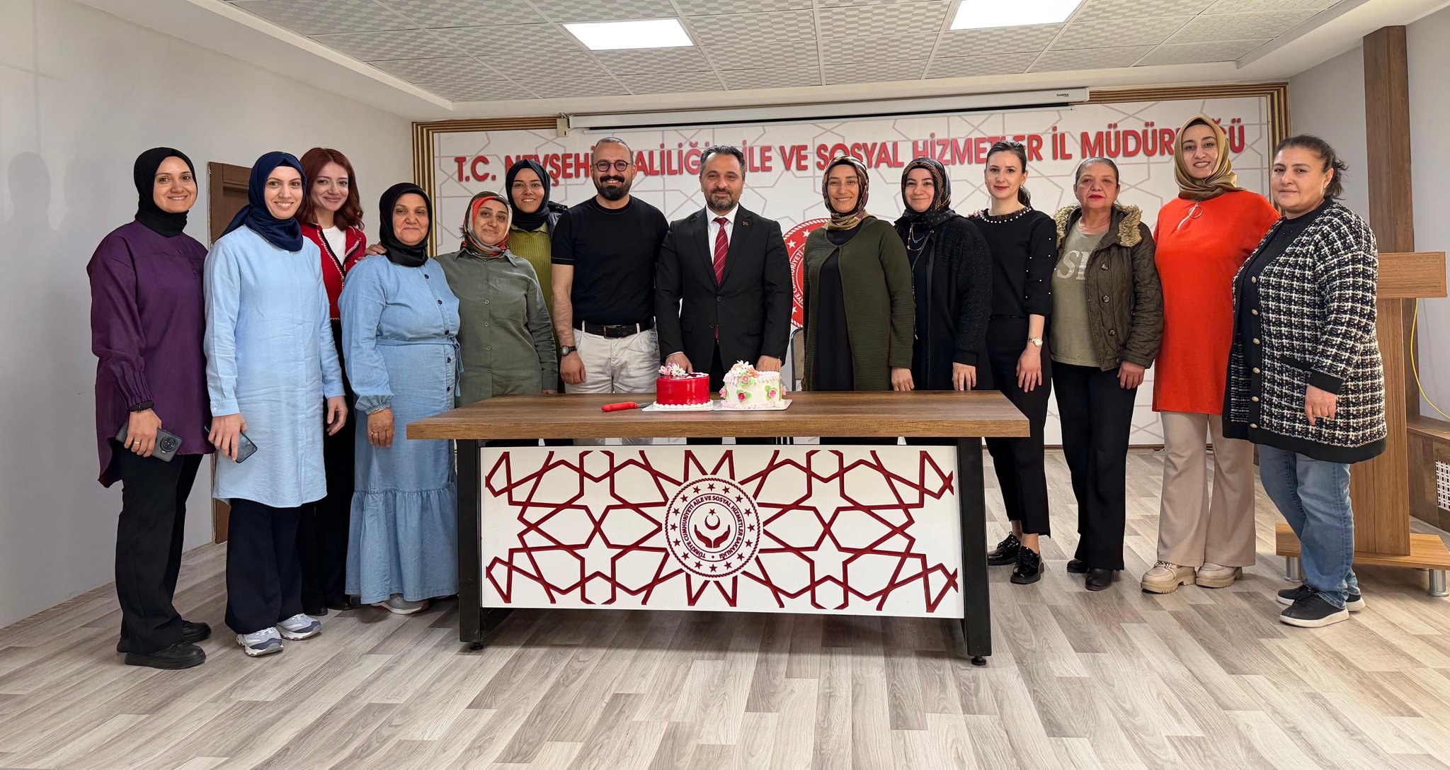 İl Müdürümüz Mahmut Selçuk Personellerimizle  Anneler Gününü Kutladı
