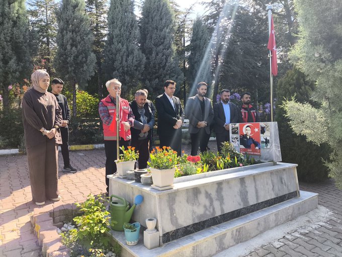 Aziz şehidimiz Muharrem Efendi Dündar’ın kabri ziyaret edildi. 