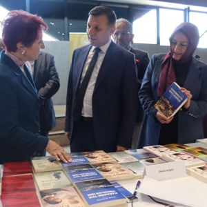 Renklerden Satırlara Anne Şefkati - fotoğraf 4