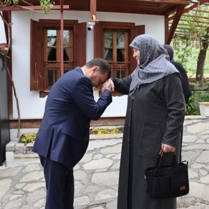 Şehitlerimizin Emaneti Kıymetli Annelerimizle Anneler Gününde Gönül Sofrasında Buluştuk - fotoğraf 2