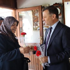 Şehitlerimizin Emaneti Kıymetli Annelerimizle Anneler Gününde Gönül Sofrasında Buluştuk - fotoğraf 8