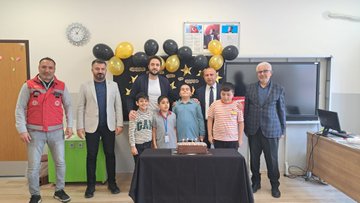 10-16 Mayıs Engelliler Haftası kapsamında özel alt sınıf öğrencilerimiz ziyaret edilerek pasta kesme etkinliği düzenlendi. 