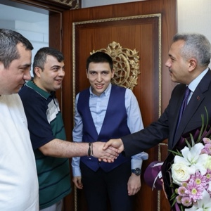 Valimiz Özel Bireyleri Makamında Kabul Etti - fotoğraf 4