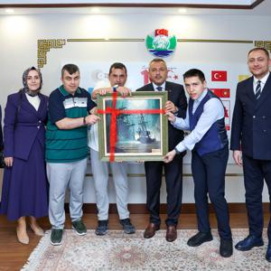 Valimiz Özel Bireyleri Makamında Kabul Etti - fotoğraf 2