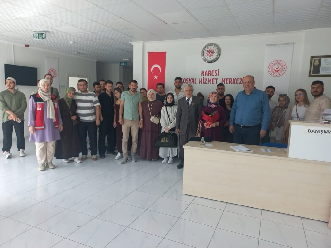 Karesi Sosyal Hizmet Merkezi Müdürlüğümüzün Eğitim Programında 51 Yıllık Evli Gazimizden Gençlere Yaşam Söyleşisi