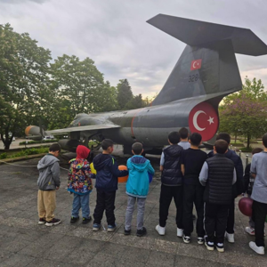 Çocuklarımız, Karadeniz Teknik Üniversitesi Edebiyat Fakültesi Öğrencileri Ve Öğretim Görevlileri İle Bir Araya Geldi. - fotoğraf 2