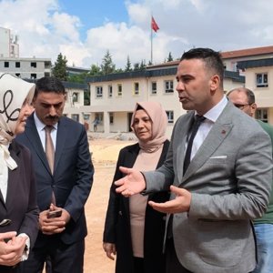 Bakan Yardımcımız Sayın Leman Yenigün, Kolejtepe Çocuk Evleri Sitesi İnşaatında İncelemelerde Bulundu - fotoğraf 1