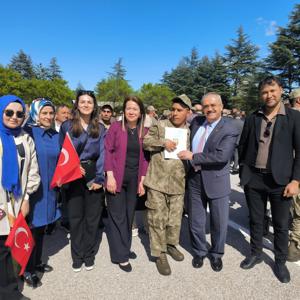 Engelliler Haftası kapsamında Afyonkarahisar İkmal ve Garnizon Komutanlığı tarafından “Temsili Yemin Töreni” düzenlendi. - fotoğraf 3