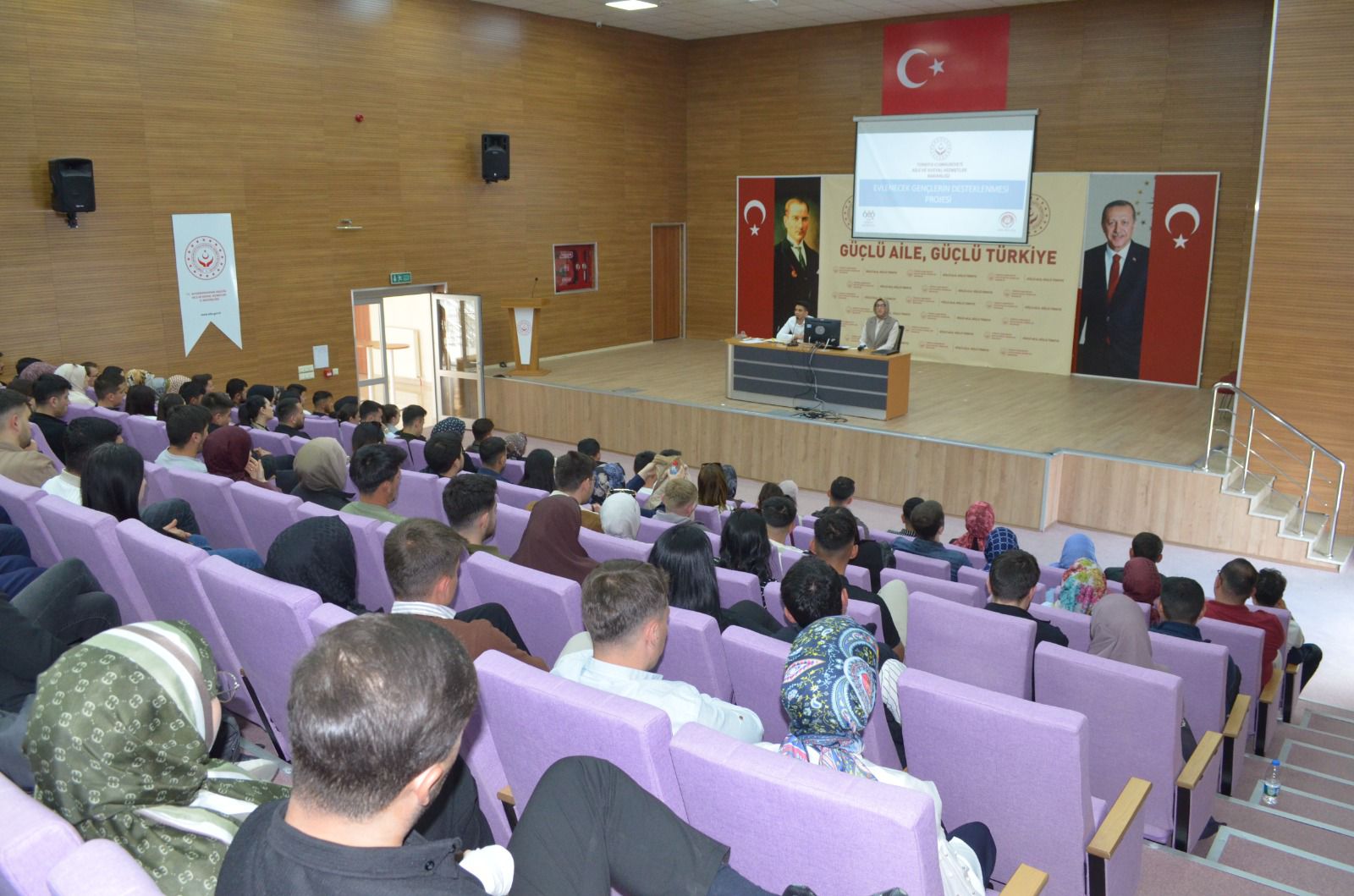 İl Müdürlüğümüzde Evlenecek Gençlere Yönelik Evlilik Öncesi Eğitim Düzenlendi.