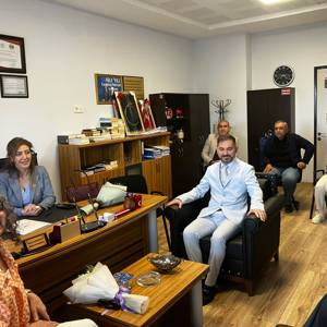 Gördes Huzurevi’nde Aileleri Buluşturan Sürpriz Piknik Düzenlendi - fotoğraf 4