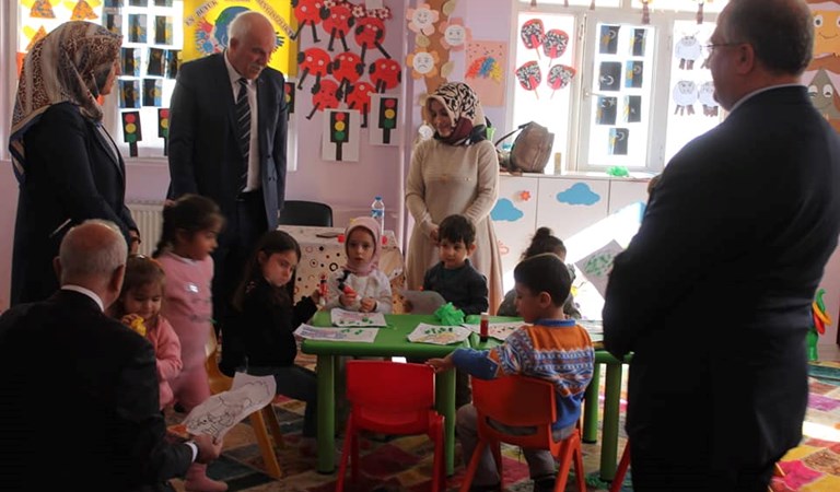 Elazığ'ın Karakoçan ilçesinde Aile Destek Merkezi (ADEM) toplantısı yapıldı.