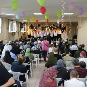 Özel Bireylerimiz, Anneler Günü Kapsamında Kuruluş Personelimizle Birlikte Hazırladıkları Programda Aileleriyle Bir Araya Geldi. - fotoğraf 1