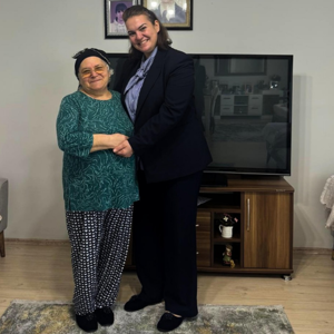 Şehidimiz Halil İbrahim Durna Ve Ali Yasin Erosmanoğlu’Nun Kıymetli Anneleri; Kuruluşumuz Trabzon İlk Kabul Gülbahar Hatun Çocuk Evleri Sitesi Müdürü Ayşegül Alsan Tarafından Hanelerinde Ziyaret Edildi.Ziyaret Edildi. - fotoğraf 1